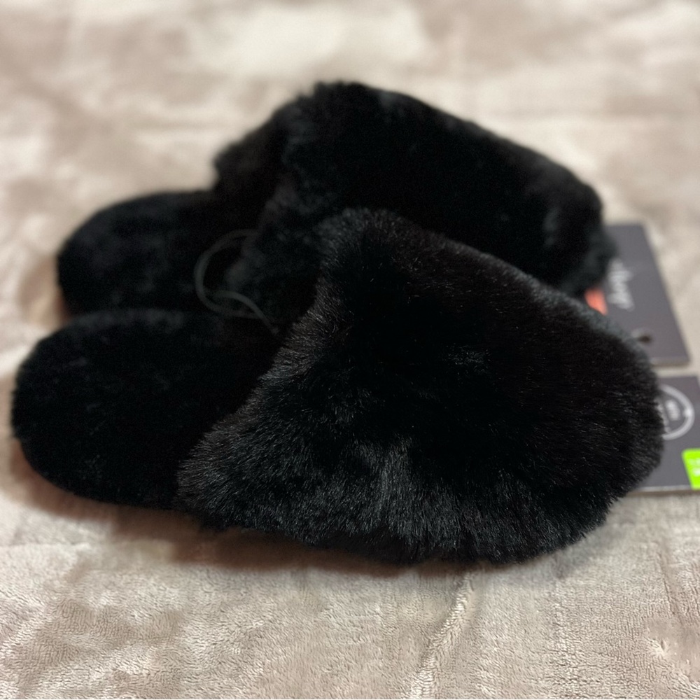 "Memory Foam Faux Fur House Slippers"